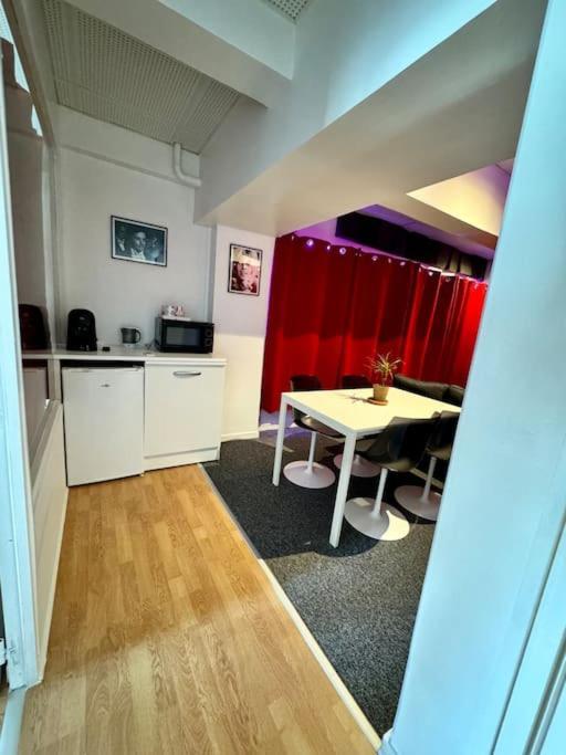 Experience Cinema Immersif Dans Appartement Renove Pres De Montmartre Paris Bagian luar foto
