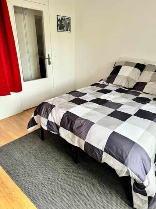 Experience Cinema Immersif Dans Appartement Renove Pres De Montmartre Paris Bagian luar foto
