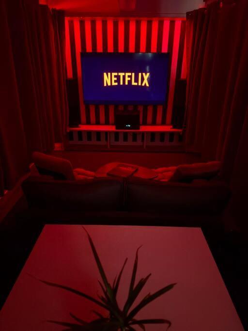 Experience Cinema Immersif Dans Appartement Renove Pres De Montmartre Paris Bagian luar foto